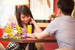 tặng hoa cho ph&aacute;i đẹp