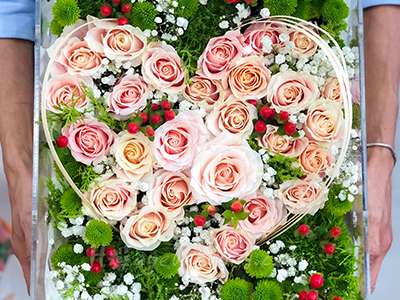 5 lý do các chàng trai nên tặng hoa cho các cô nàng trong lần hẹn gặp đầu tiên. Lý do số 5 sẽ mang tính chất quyết định sự thành công của bạn