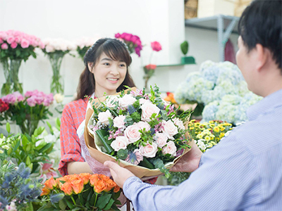 Người Sáng lập Hoa Yêu thương cho rằng: Không có cảm xúc nào tuyệt vời hơn khi được nhận một bó hoa