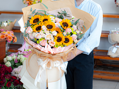 Làm Thế Nào Để Chọn Hoa Sinh Nhật Phù Hợp Với Cung Hoàng Đạo?