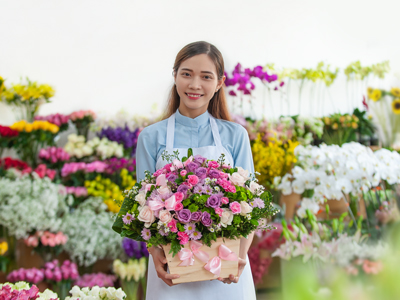 Tặng hoa 8/3: Lãng mạn hay lãng phí? Gợi ý những mẫu hoa tươi tặng nữ giới