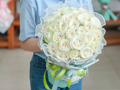 Tặng Hoa Xin Lỗi: Những Loài Hoa Nào Mang Thông Điệp Chân Thành?