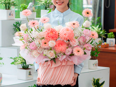 HOA ĐƠN SẮC (Monochromatic): Giải mã sức hút của các thiết hoa một màu nhưng không hề đơn điệu