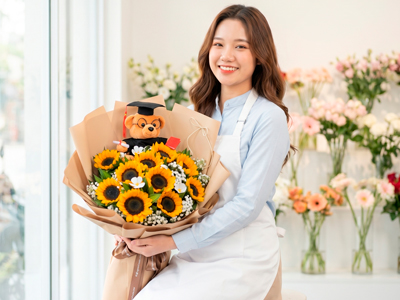 Hoa và Gấu Bông: Khi Lãng Mạn Chạm Đến Sự Ấm Áp Tạo Nên Món Quà Dễ Thương